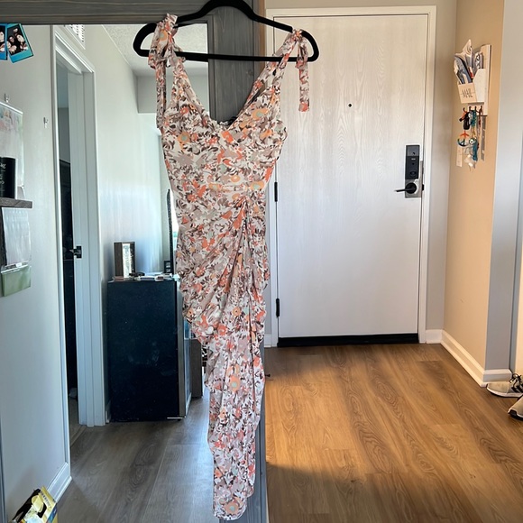 Floral wedding guest dress - Picture 2 of 6